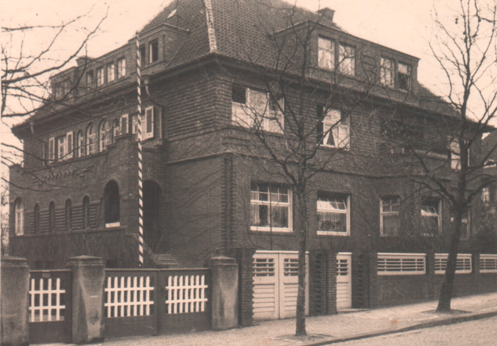 Historische Villa in Duisburg ca. 1950